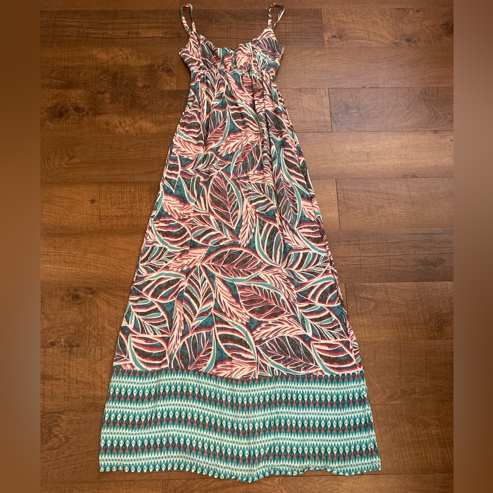 Leilani Tropical Leaf-Print Maxi Dress Smocked Back Beach Vacay Resort Women’s S